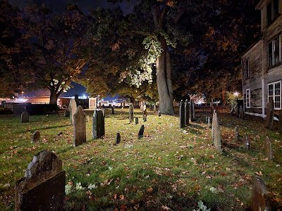 Haunted Footsteps Ghost Tour. Salem. MA